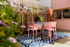 Central apartment w/ garden terrace